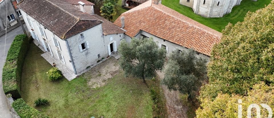 Maison 10 pièces de 403 m² à Challignac (16300)