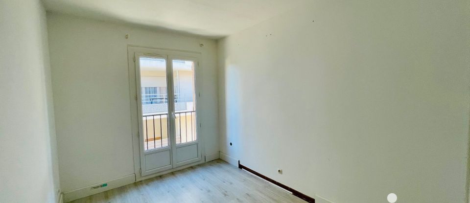 Apartment 3 rooms of 62 m² in La Londe-les-Maures (83250)