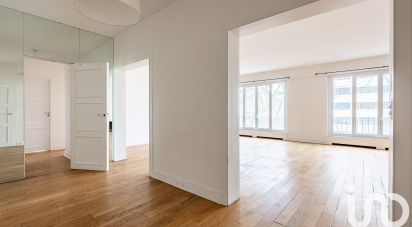 Appartement 5 pièces de 141 m² à Paris (75016)