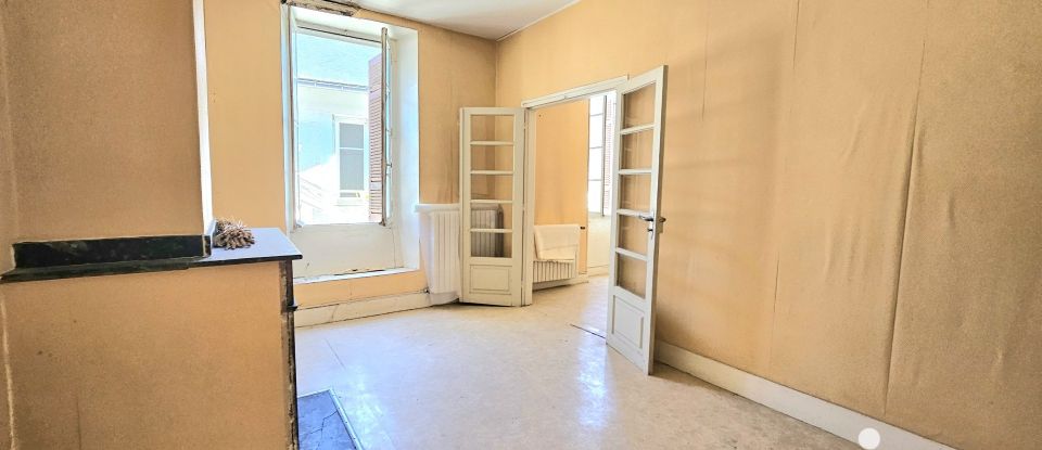 Maison traditionnelle 13 pièces de 310 m² à Lourdes (65100)