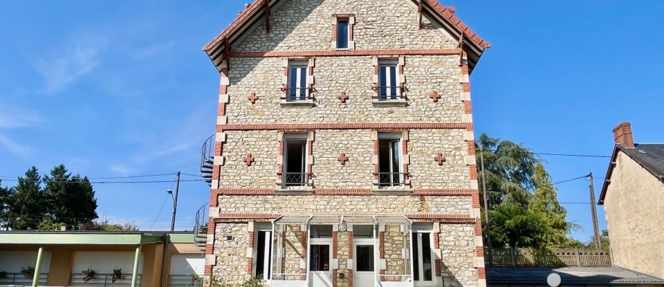 House 12 rooms of 206 m² in Saint-Gaultier (36800)