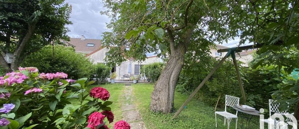 House 5 rooms of 126 m² in Magny-les-Hameaux (78114)