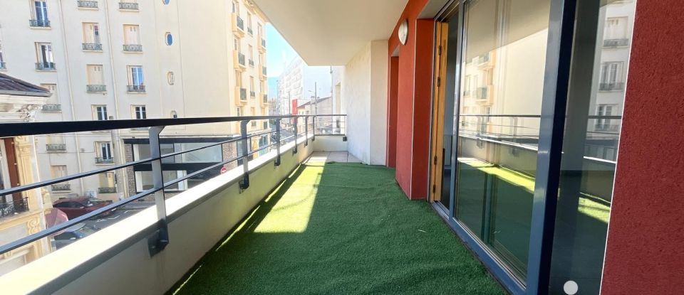 Apartment 3 rooms of 81 m² in Saint-Étienne (42100)