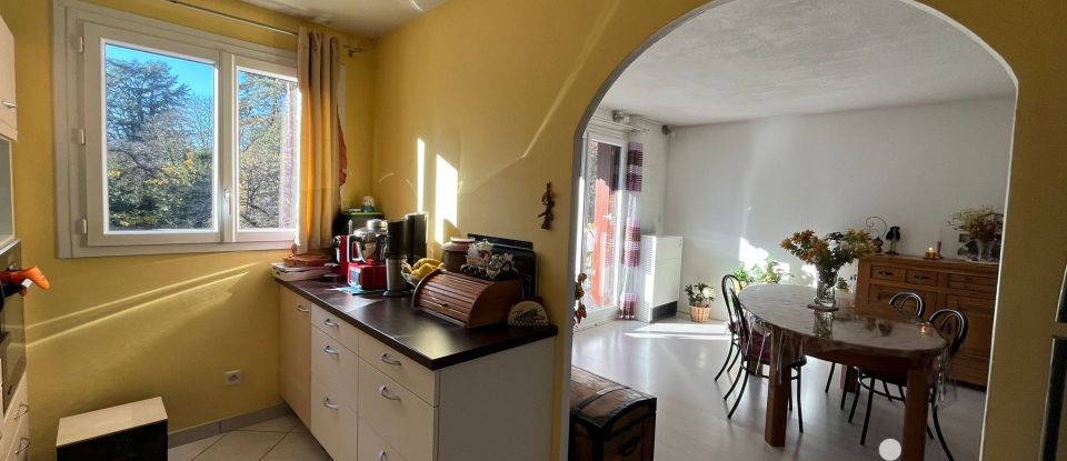 Apartment 3 rooms of 63 m² in Rives (38140)