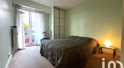 Appartement 5 pièces de 104 m² à Paris (75016)