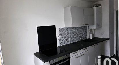 Apartment 2 rooms of 49 m² in Savigny-le-Temple (77176)