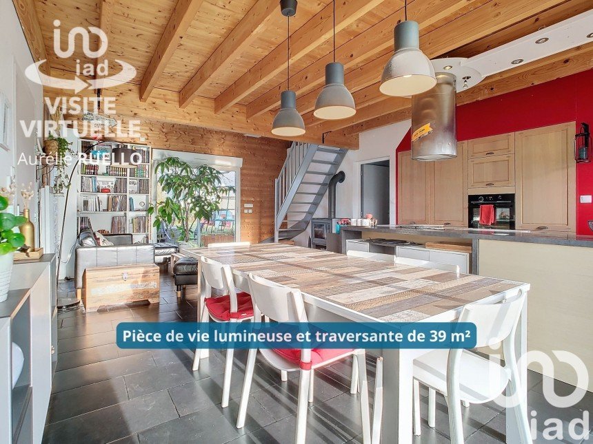 Maison traditionnelle 7 pièces de 150 m² à Saint-Étienne-de-Chigny (37230)