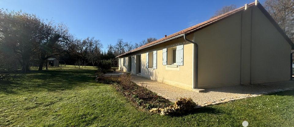 Country house 6 rooms of 135 m² in Coulaures (24420)