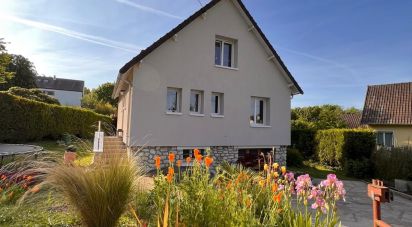 Traditional house 5 rooms of 90 m² in Saint-Nom-la-Bretèche (78860)