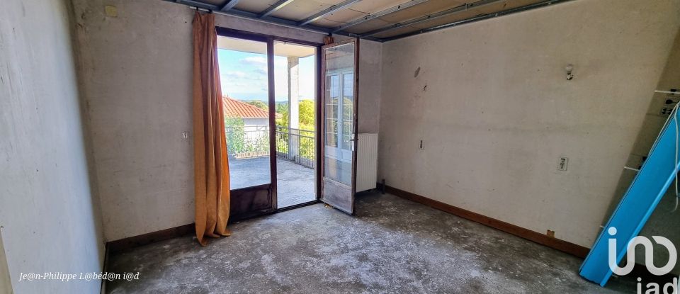 Maison traditionnelle 7 pièces de 174 m² à Bon-Encontre (47240)