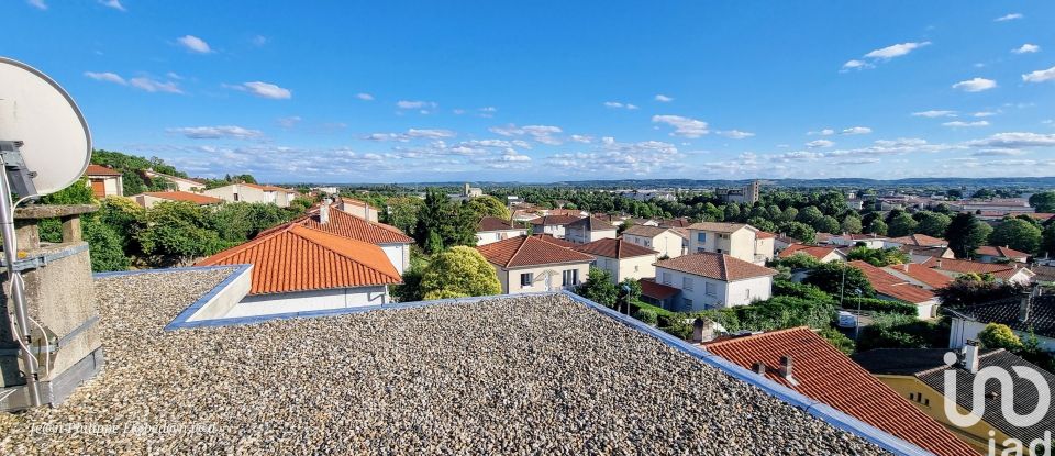 Maison traditionnelle 7 pièces de 174 m² à Bon-Encontre (47240)