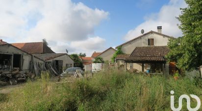 Maison de village 7 pièces de 120 m² à Fleix (86300)