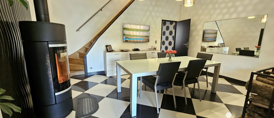 Maison 5 pièces de 130 m² à Saint-Saulve (59880)