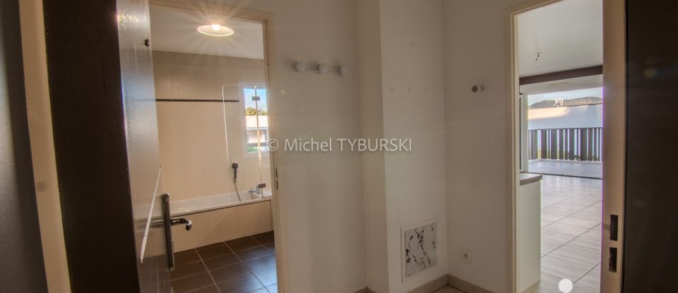 Apartment 2 rooms of 53 m² in Saint-Raphaël (83700)