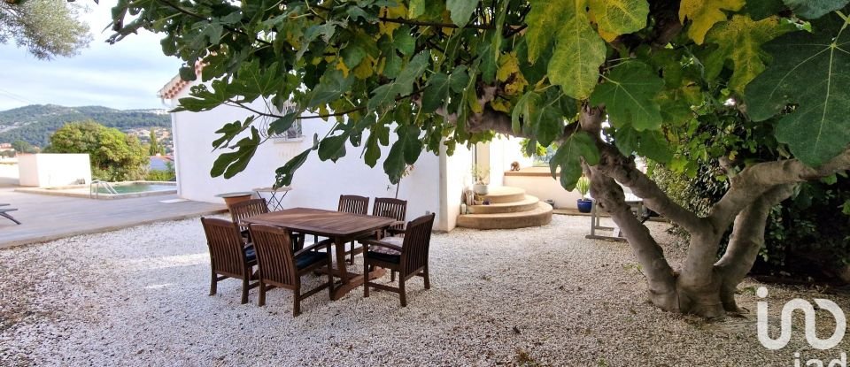 Traditional house 4 rooms of 125 m² in Ollioules (83190)