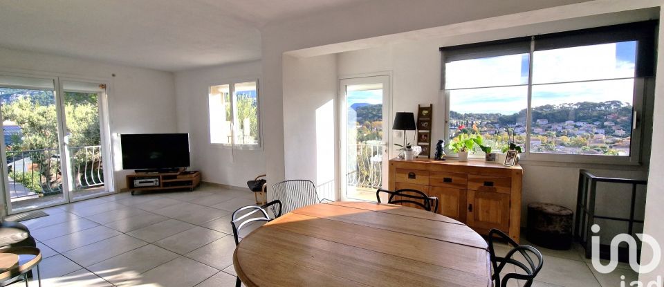 Traditional house 4 rooms of 125 m² in Ollioules (83190)