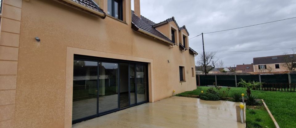 Maison 4 pièces de 93 m² à Sognolles-en-Montois (77520)