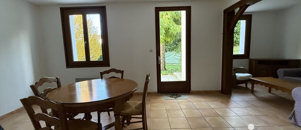 House 7 rooms of 90 m² in Varennes (24150)