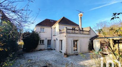 Maison traditionnelle 7 pièces de 160 m² à Écouen (95440)