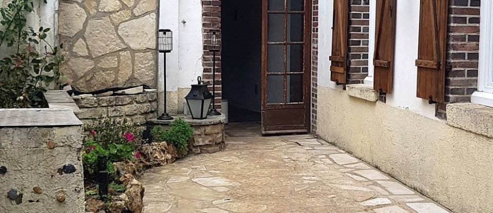 Maison traditionnelle 7 pièces de 155 m² à Villeneuve-sur-Yonne (89500)