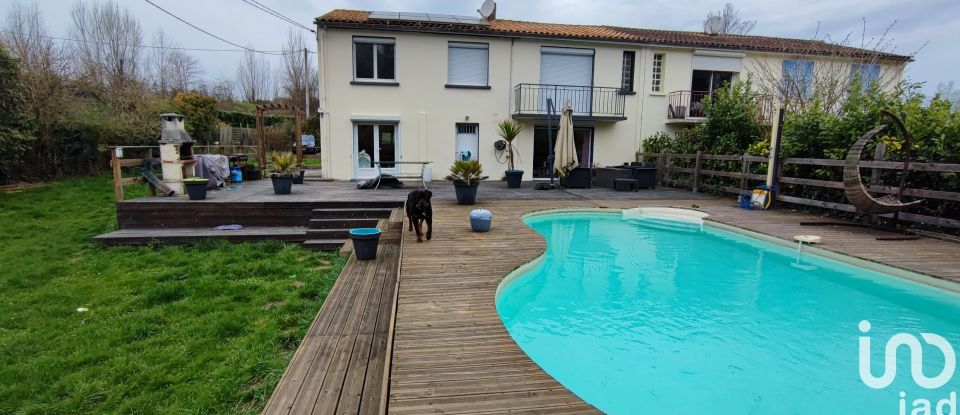 Maison 5 pièces de 144 m² à Espiet (33420)