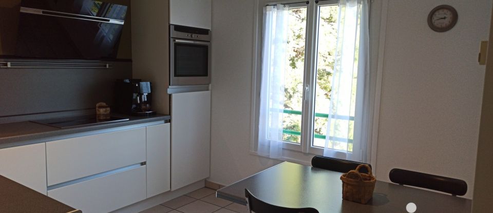 Apartment 3 rooms of 73 m² in Sury-le-Comtal (42450)