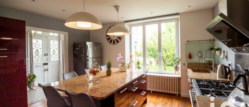 Maison 10 pièces de 208 m² à Nemours (77140)