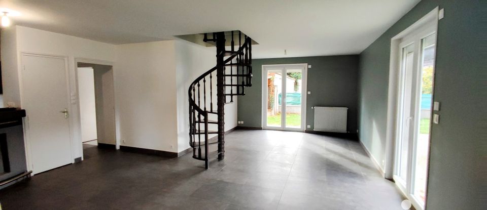 Maison 5 pièces de 118 m² à Andrézieux-Bouthéon (42160)