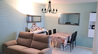 Apartment 3 rooms of 67 m² in Royan (17200)