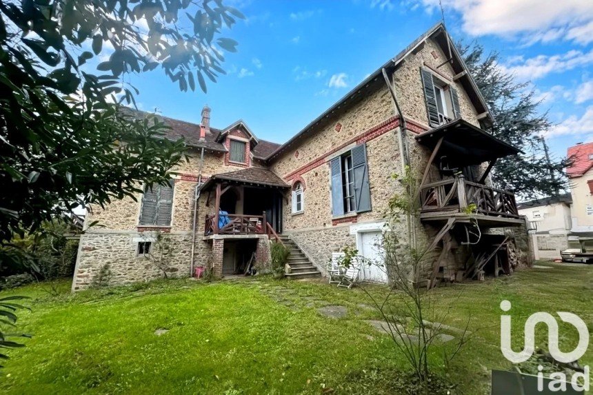 Mansion 11 rooms of 220 m² in Mouroux (77120)