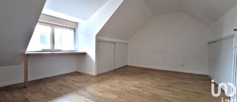 Town house 4 rooms of 87 m² in Fougères (35300)