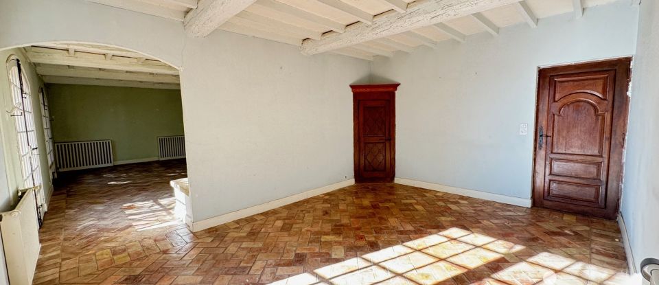 House 8 rooms of 177 m² in Châteauneuf-de-Gadagne (84470)