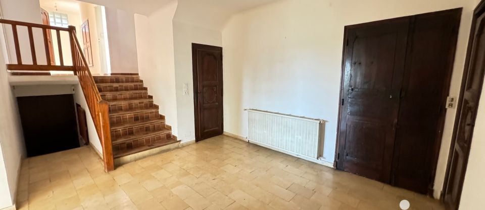 House 8 rooms of 177 m² in Châteauneuf-de-Gadagne (84470)