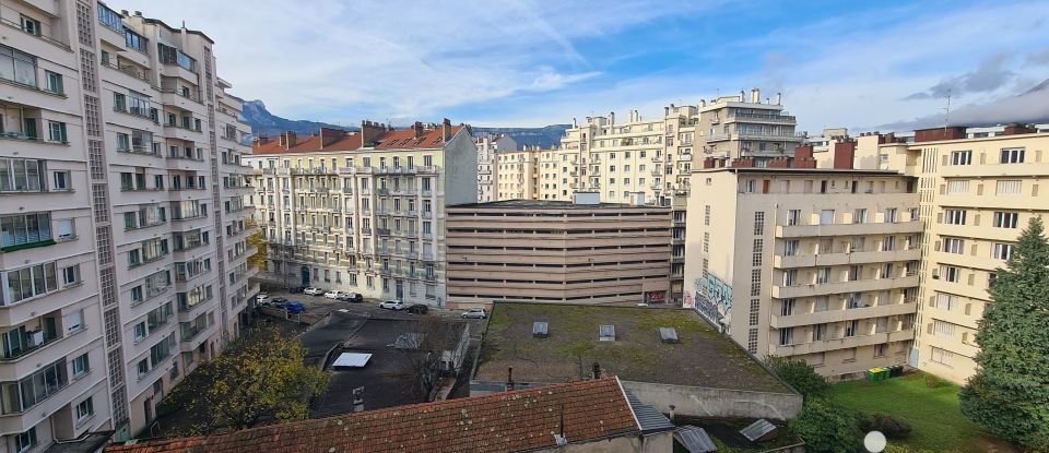 Appartement 3 pièces de 85 m² à Grenoble (38000)