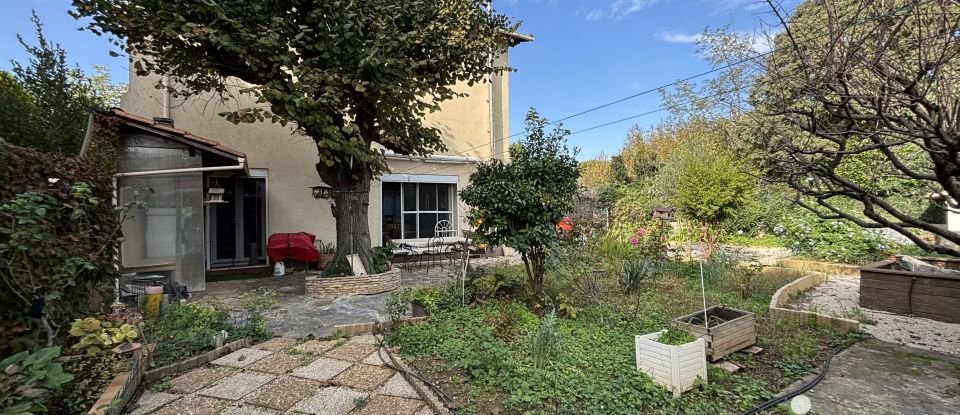 House 5 rooms of 110 m² in Marseille (13012)