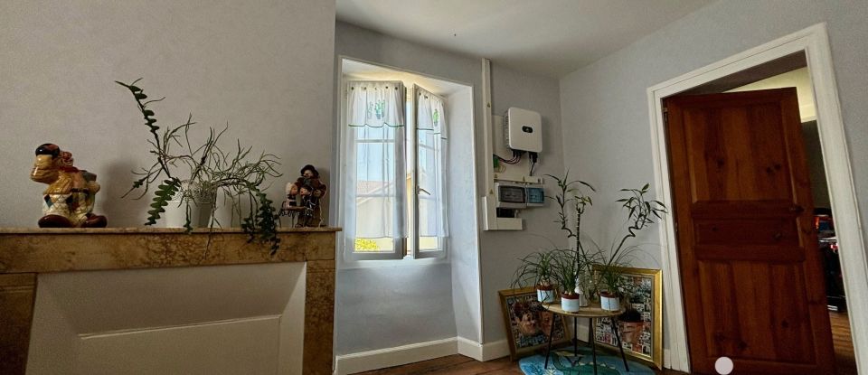 House 6 rooms of 200 m² in Noguères (64150)