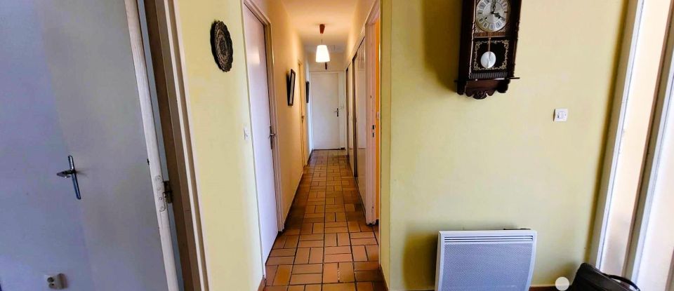 House 5 rooms of 120 m² in Étauliers (33820)