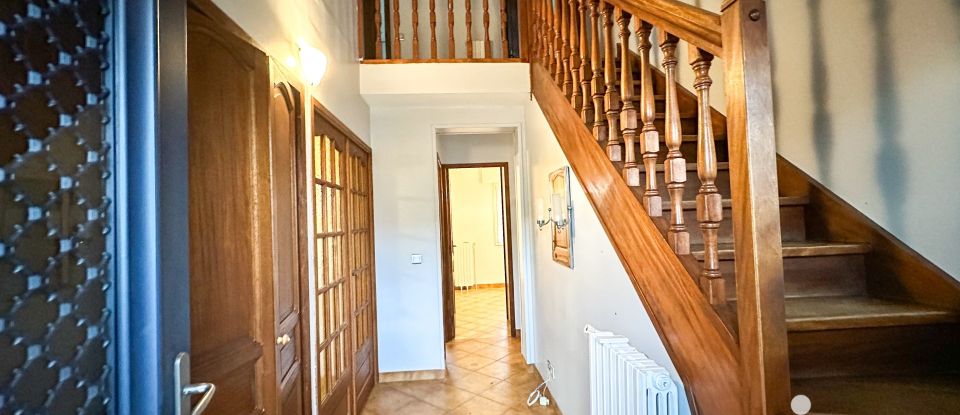 Maison traditionnelle 6 pièces de 143 m² à Livry-sur-Seine (77000)