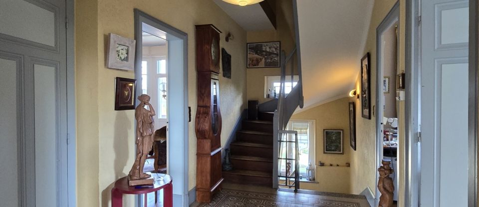 Mansion 8 rooms of 262 m² in Lamarche-sur-Saône (21760)