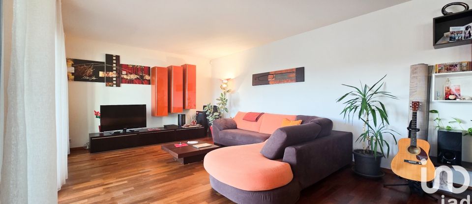 Apartment 4 rooms of 133 m² in Saint-Genis-Pouilly (01630)