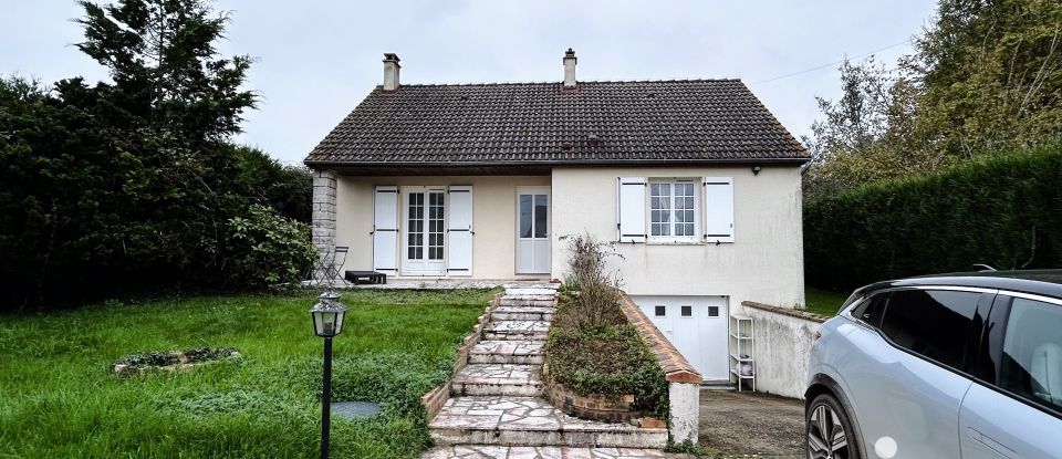 Traditional house 4 rooms of 75 m² in Sandarville (28120)