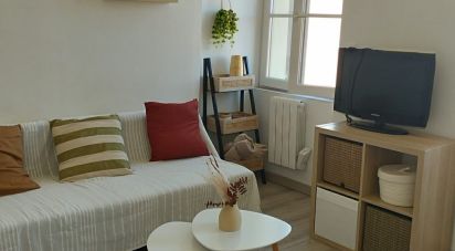 Studio 1 room of 26 m² in Toulon (83000)