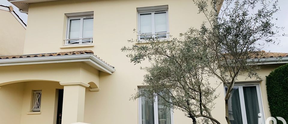 Maison 4 pièces de 128 m² à Mérignac (33700)