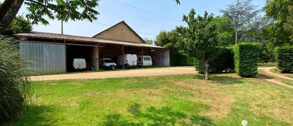 Farm 7 rooms of 182 m² in Le Vigeant (86150)