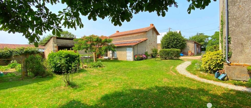 Farm 7 rooms of 182 m² in Le Vigeant (86150)