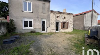 Maison 5 pièces de 120 m² à Louin (79600)