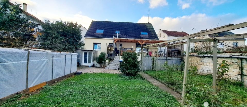 Maison 7 pièces de 143 m² à Saint-Mard (77230)