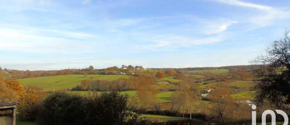 Maison traditionnelle 9 pièces de 130 m² à Les Guerreaux (71160)