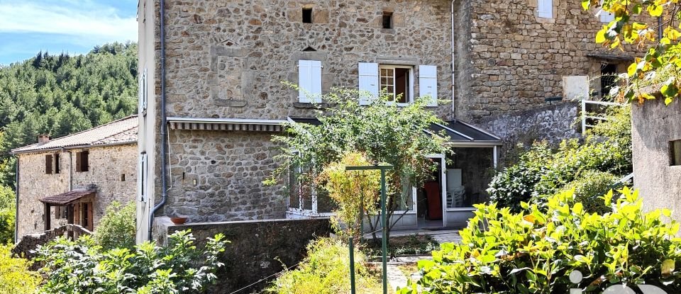 Maison de campagne 5 pièces de 105 m² à Rocles (07110)