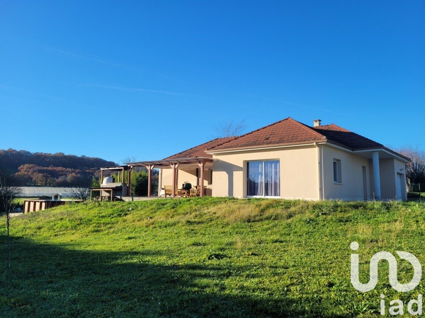 Maison traditionnelle 5 pièces de 118 m² à Cavagnac (46110)